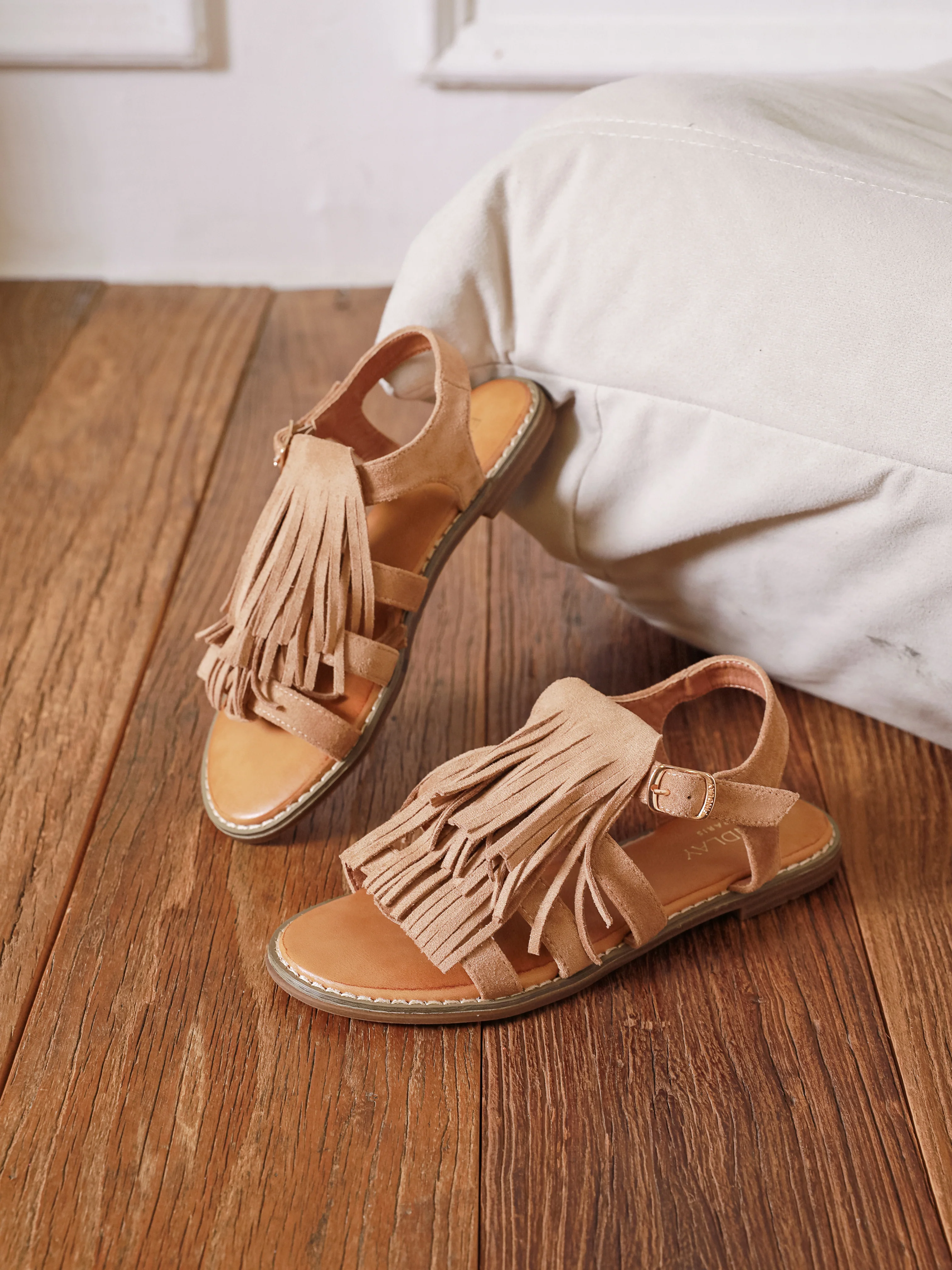 ALBY TAUPE
