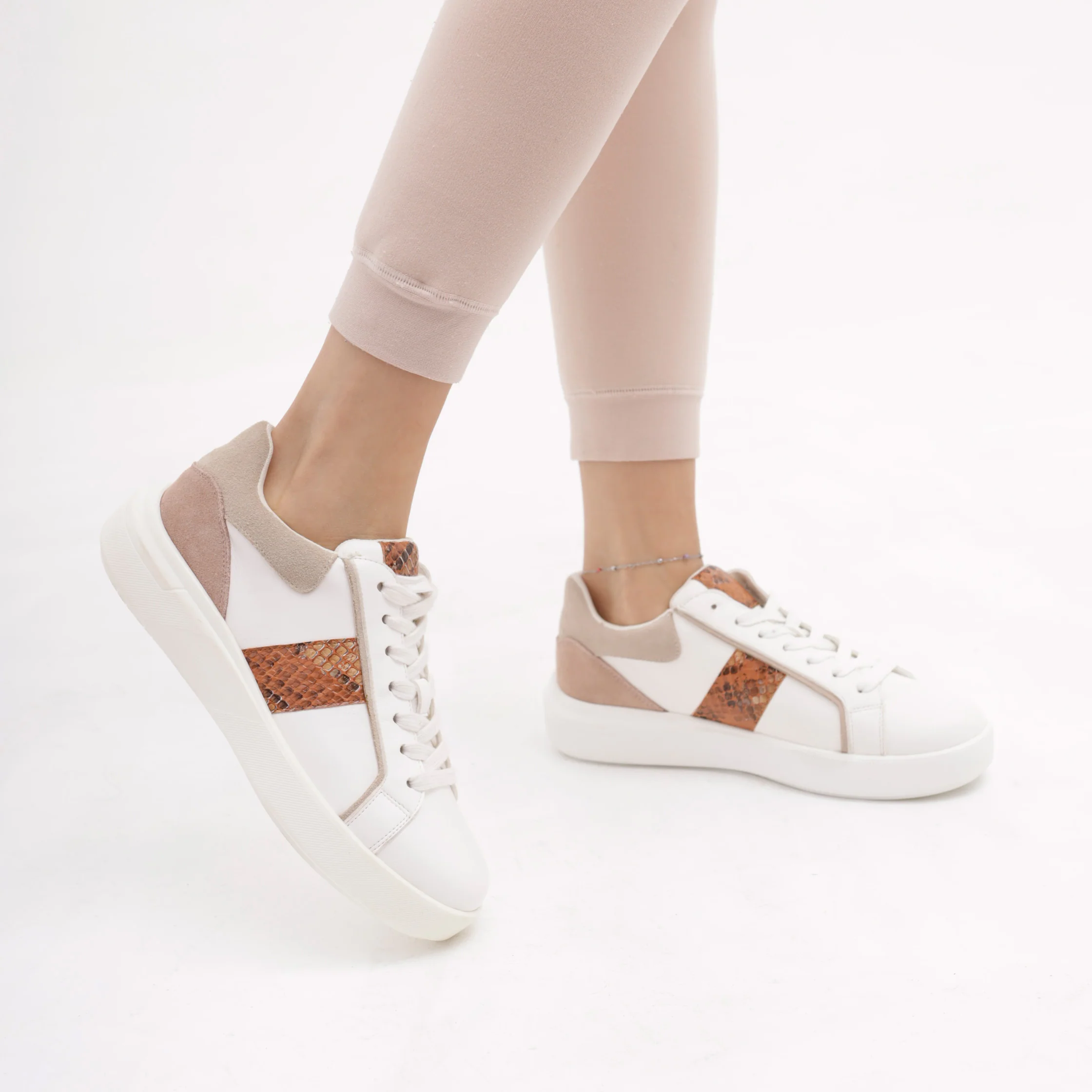 ENEA BLANC/CAMEL